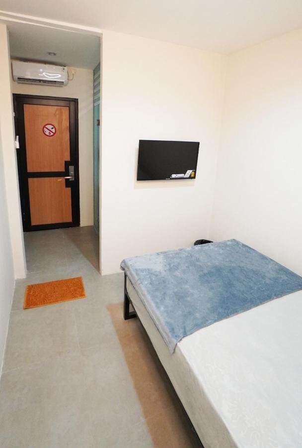 Hostel 18 Pasangan Butuh Surat Nikah Bandung Eksteriør bilde
